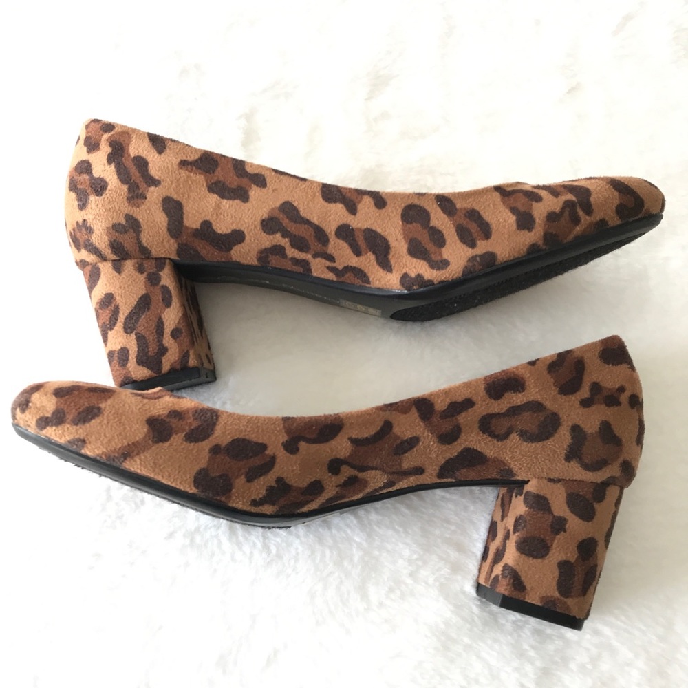 CL Laundry Ada Leopard Pumps Size 6, NWOT